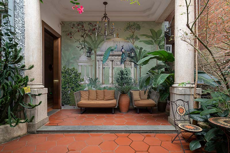 Maharajas-Garden-Wallpaper-Mural